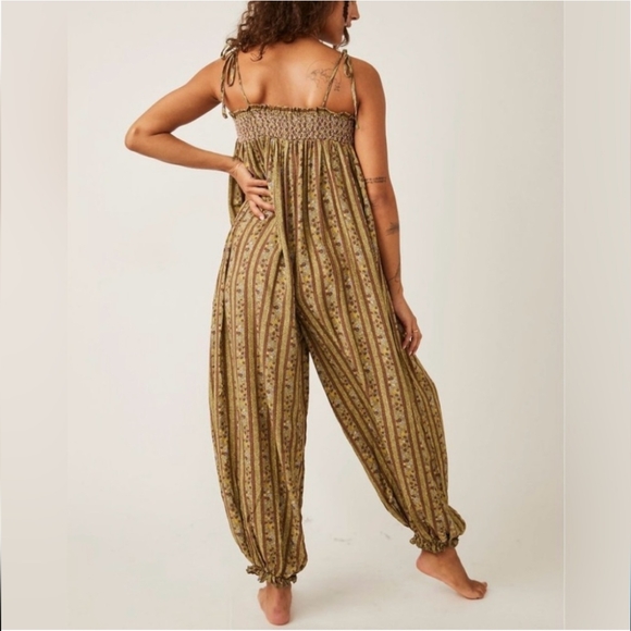 Free People rule the world romper - Picture 3 of 6